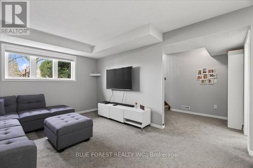 54 Stokes Road, St. Thomas, ON - Indoor Photo Showing Living Room