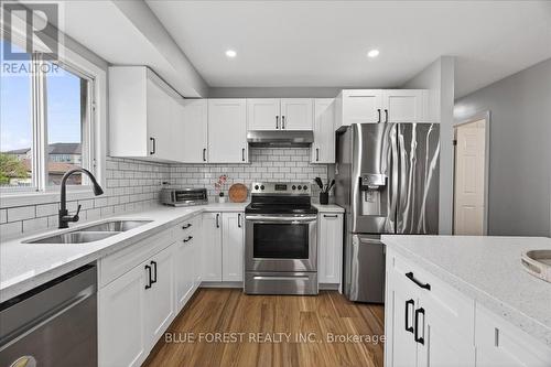 54 Stokes Road, St. Thomas, ON - Indoor Photo Showing Kitchen With Stainless Steel Kitchen With Double Sink With Upgraded Kitchen