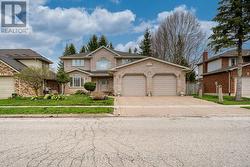 136 DOON DRIVE N London North (North B), ON N5X 3V1