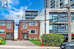 80 LANARK AVENUE Toronto, ON M6E 2G4