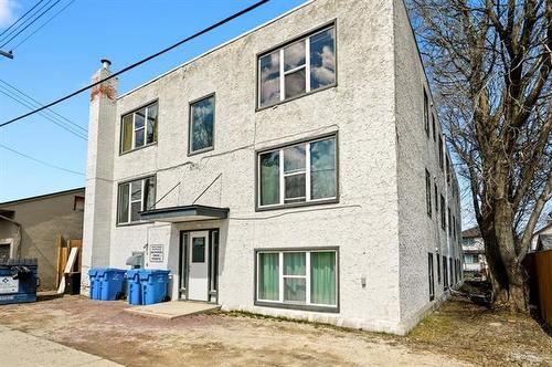 240 Jamison Ave, Winnipeg, MB 