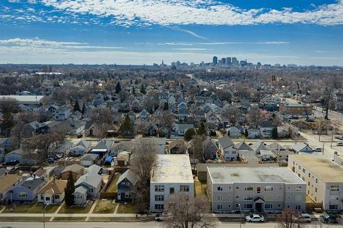 240 Jamison Ave, Winnipeg, MB 