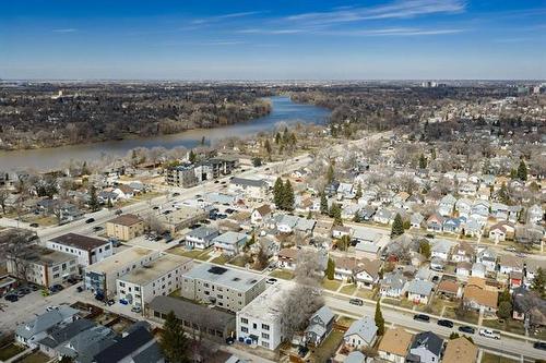 240 Jamison Ave, Winnipeg, MB 