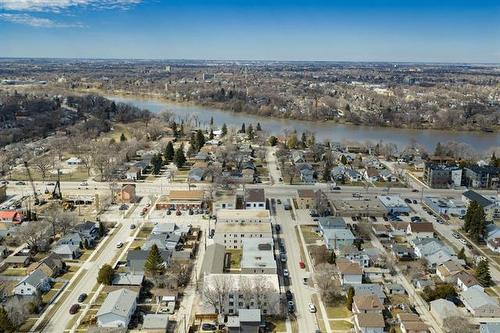 240 Jamison Ave, Winnipeg, MB 