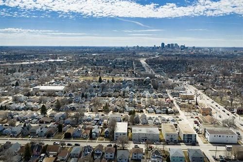 240 Jamison Ave, Winnipeg, MB 