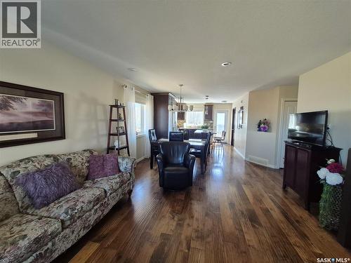 816 Battleford Trail, Swift Current, SK - Indoor Photo Showing Living Room
