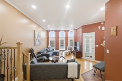 593 Rue Carignan  Boisbriand, QC J7G 2K2