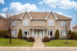 70 Rue des Échevins  Saint-Jean-Sur-Richelieu, QC J2W 3E8