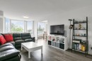 413-175 Cedar Avenue, Richmond Hill, ON  - Indoor Photo Showing Living Room 