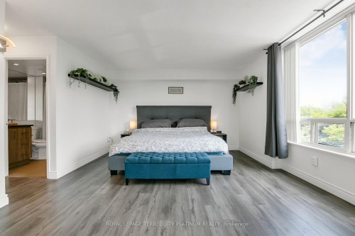 413-175 Cedar Avenue, Richmond Hill, ON - Indoor Photo Showing Bedroom