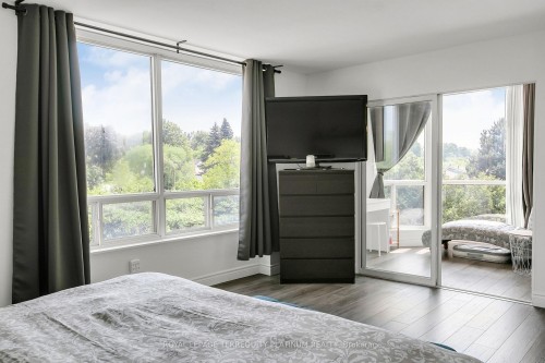 413-175 Cedar Avenue, Richmond Hill, ON - Indoor Photo Showing Bedroom