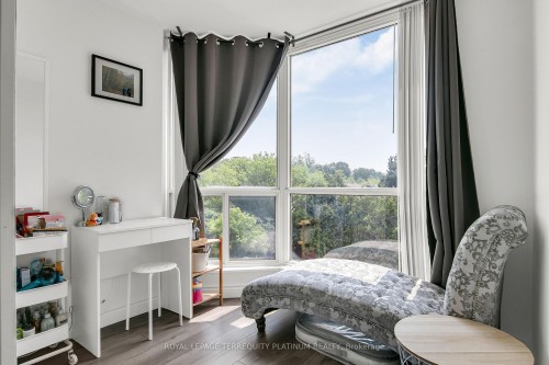 413-175 Cedar Avenue, Richmond Hill, ON - Indoor Photo Showing Bedroom