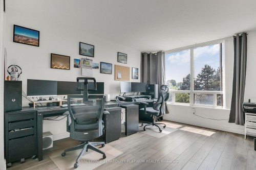 413-175 Cedar Avenue, Richmond Hill, ON - Indoor Photo Showing Office