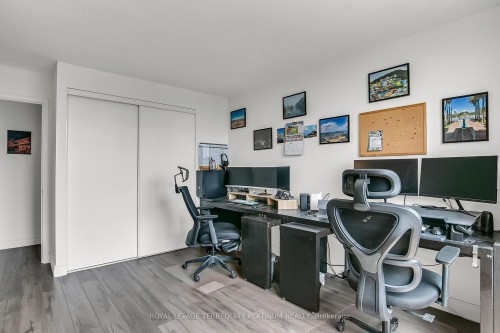 413-175 Cedar Avenue, Richmond Hill, ON - Indoor Photo Showing Office