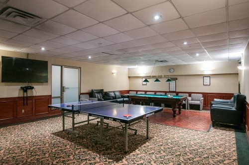 413-175 Cedar Avenue, Richmond Hill, ON - Indoor Photo Showing Other Room
