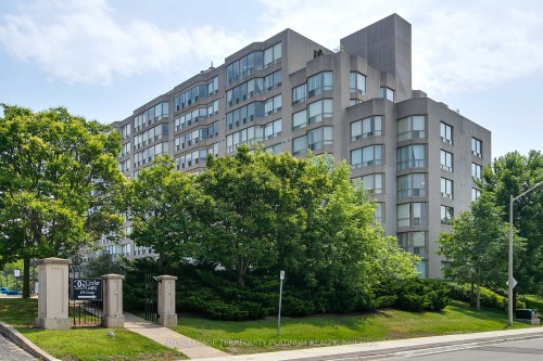 413-175 Cedar Avenue, Richmond Hill, ON - Outdoor With Facade