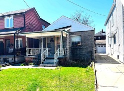 64 Chambers Avenue Toronto, ON M6N 3M2