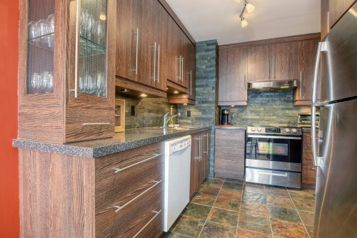 Cuisine - 200-29 Av. Joubert, Candiac, QC - Indoor Photo Showing Kitchen