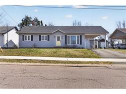 114 Dolbeau  Dieppe, NB E1A 6V6