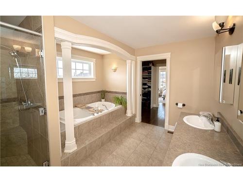 10 Emma Crt, Fredericton, NB 