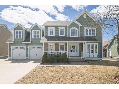 10 Emma Crt, Fredericton, NB 