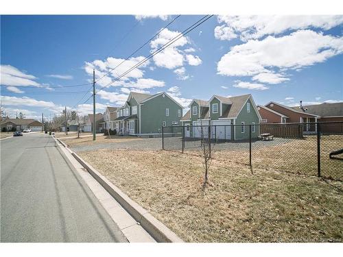 10 Emma Crt, Fredericton, NB 