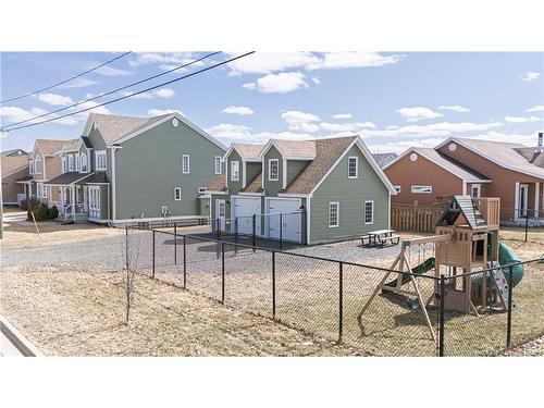 10 Emma Crt, Fredericton, NB 