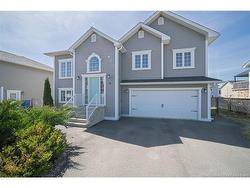 6 Burnett ST  Oromocto, NB E2V 0J4