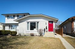 37 Willart PL  Winnipeg, MB R2G 3H7