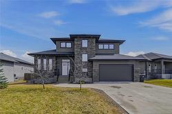 3 Sandcherry DR  Oakbank, MB R0E 1J2