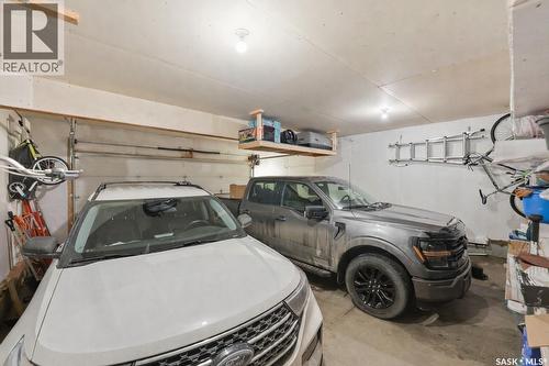 1218 Rempel Crescent, Saskatoon, SK - Indoor Photo Showing Garage