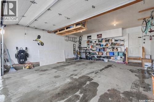 1218 Rempel Crescent, Saskatoon, SK - Indoor Photo Showing Garage