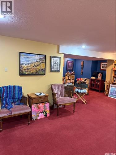 230 Baker Place, Saskatoon, SK - Indoor