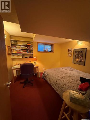 230 Baker Place, Saskatoon, SK - Indoor Photo Showing Bedroom