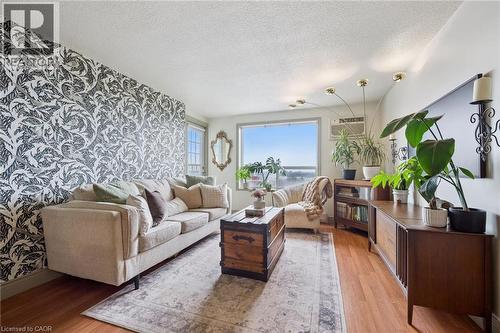 64 BENTON Street Unit# 1406  Kitchener, ON N2G 4L9