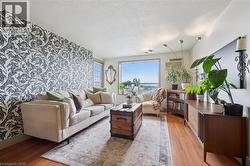 64 BENTON Street Unit# 1406  Kitchener, ON N2G 4L9