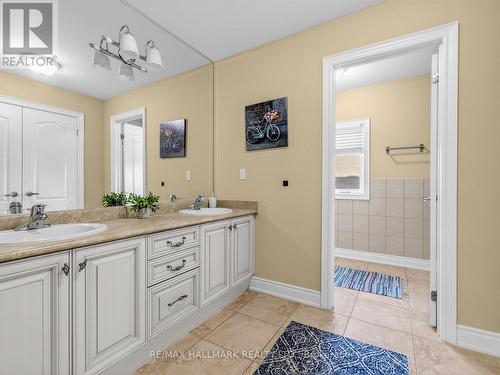 69 B Elm Grove Avenue, Richmond Hill, ON - Indoor Photo Showing Bathroom