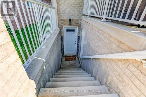 69 B Elm Grove Avenue, Richmond Hill, ON - Outdoor