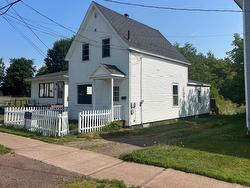 20 Park Street  Amherst, NS B4H 2R1