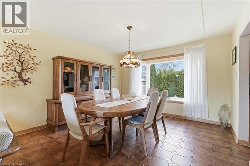 4 Tilbury Court, Hamilton, ON - Indoor Photo Showing Dining Room