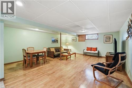 4 Tilbury Court, Hamilton, ON - Indoor