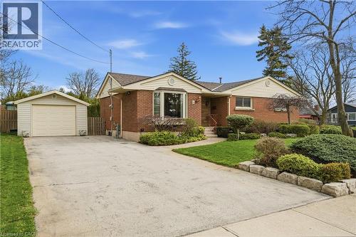 4 Tilbury Court, Hamilton, ON - Outdoor