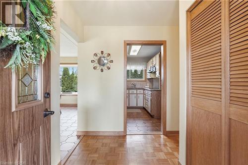 4 Tilbury Court, Hamilton, ON - Indoor Photo Showing Other Room