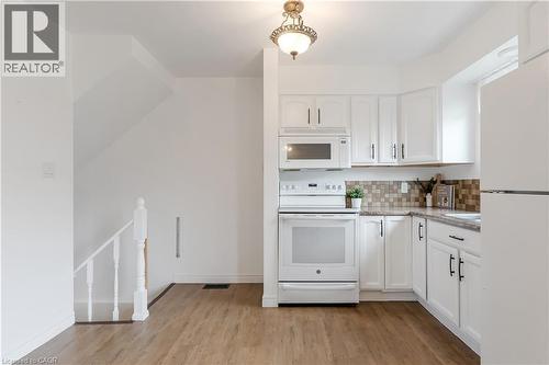 19 Birch Street, Cambridge, ON - Indoor Photo Showing Kitchen