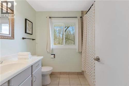 19 Birch Street, Cambridge, ON - Indoor Photo Showing Bathroom