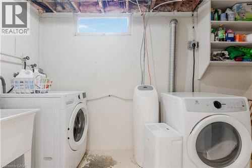 19 Birch Street, Cambridge, ON - Indoor Photo Showing Laundry Room
