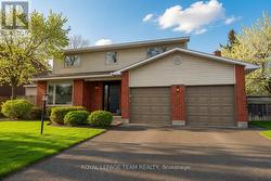 28 HOLITMAN DRIVE Ottawa, ON K2J 2A9