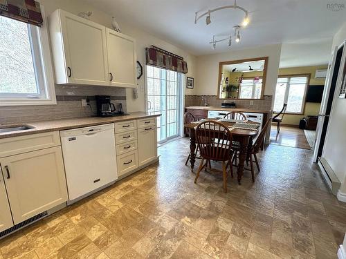 46 Old Falls Road, Liverpool, NS 