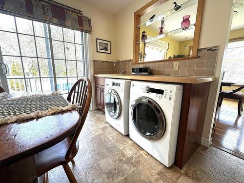 46 Old Falls Road, Liverpool, NS 