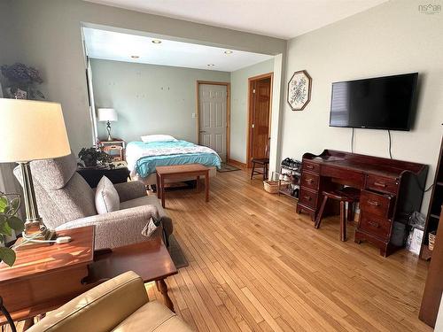 46 Old Falls Road, Liverpool, NS 